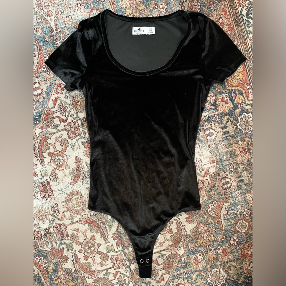 Hollister velvet bodysuit - XS